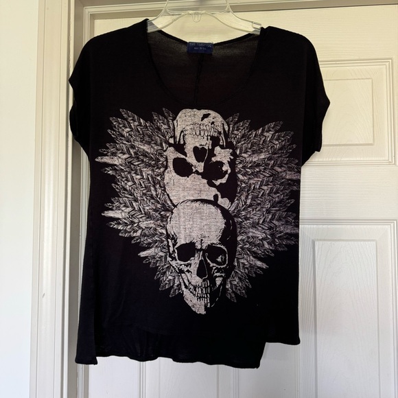 The Clas-sic short sleeve skull tee - Picture 1 of 4